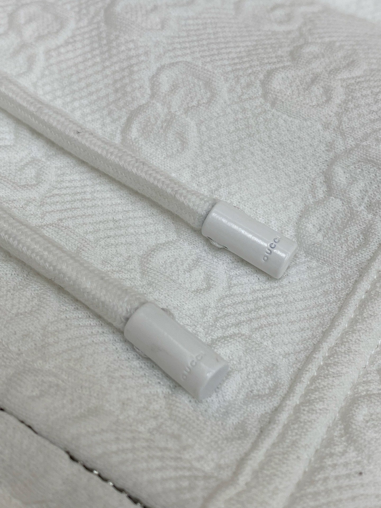 Veste zippée jersey technique Gucci en relief